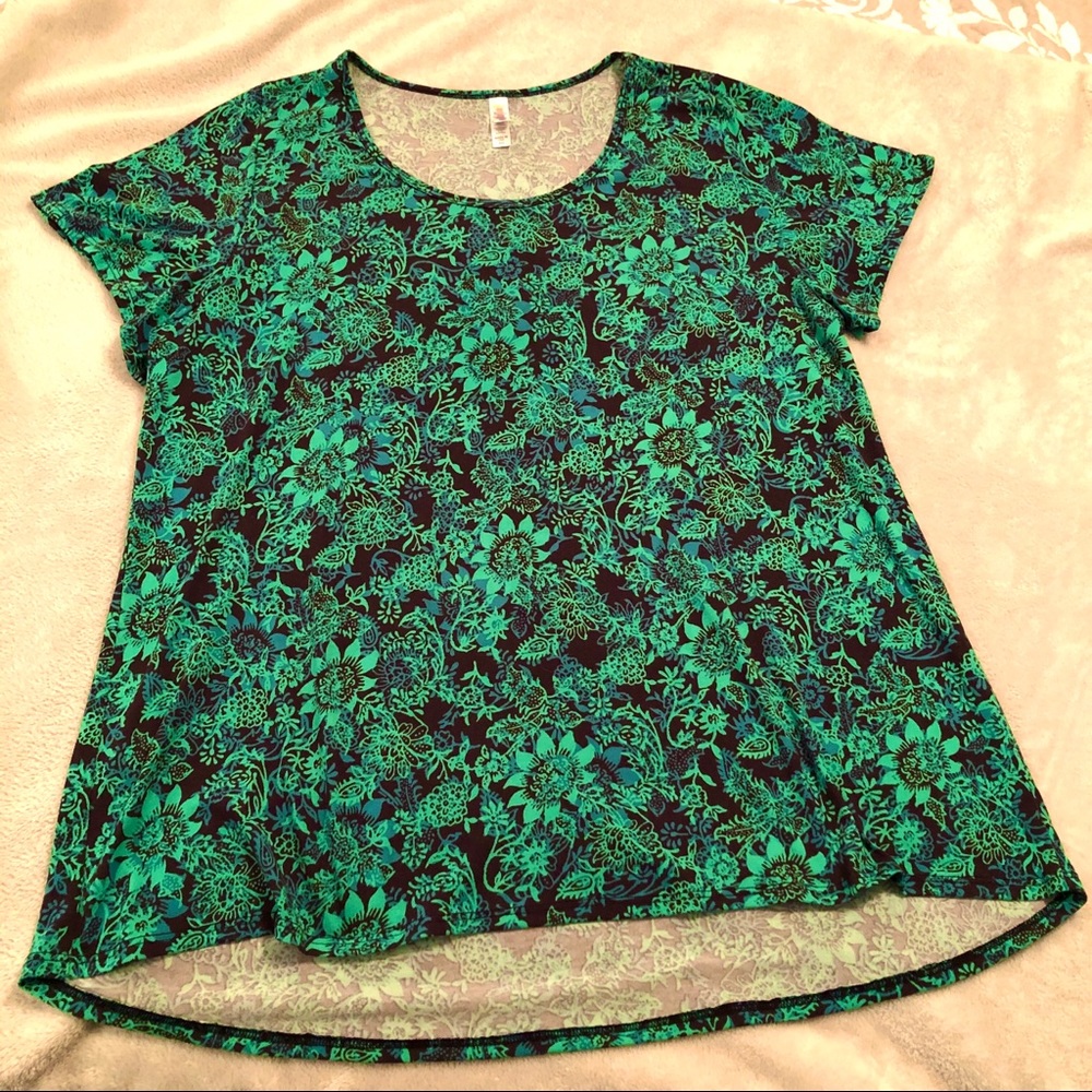 Lularoe Classic Tee